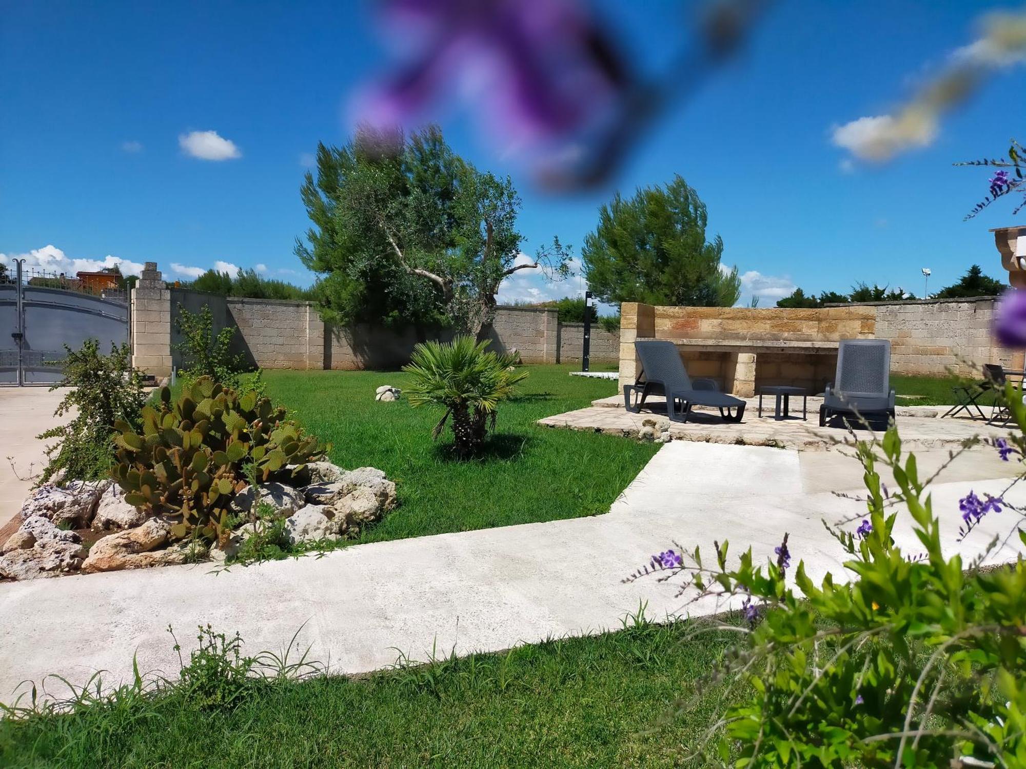 Вилла Il Giardino Deluxe Lizzanello Экстерьер фото